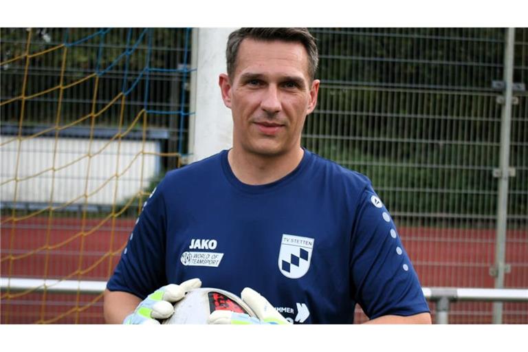 Gabriel Habmann ist Torwart bei den Kreisliga-A-Fußballern des TV Stetten. Aus seiner Homosexualität macht er kein Geheimnis mehr.