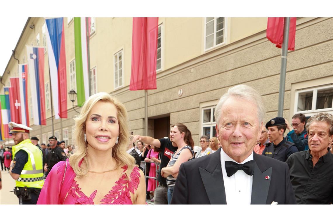 Gabriela zu Leiningen und Wolfgang Porsche bei den Salzburger Festspielen - etwas mehr als zwei Jahre später folgte nun die Hochzeit, ebenfalls in Salzburg.