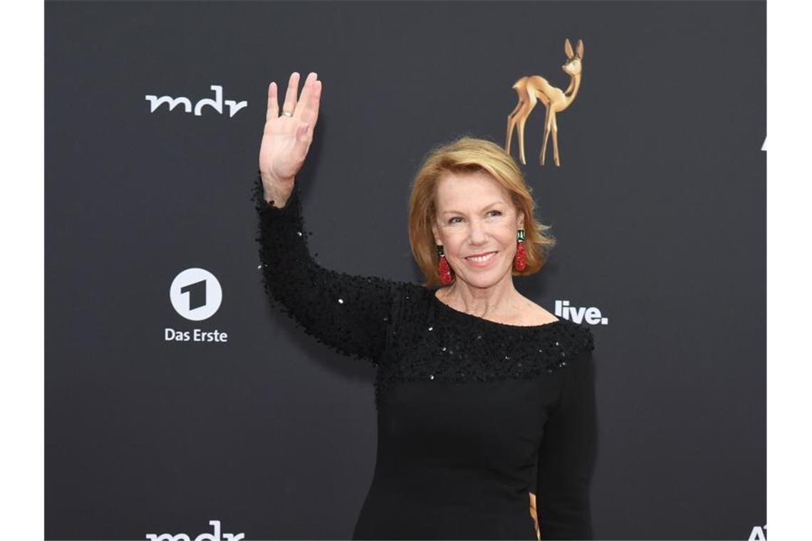 Schauspielerinnen Glas, May und Dohm mit Ehren-Bambi geehrt Gaby Dohm, Schauspielerin, kommt zur 71. Bambi-Verleihung in das Festspielhaus. Foto: Patrick Seeger/dpa