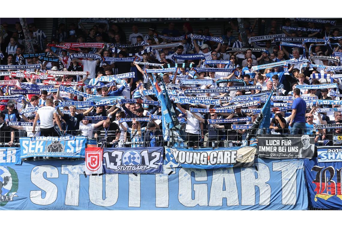 Traumtore und Emotionen – das sind die Bilder vom höchsten Saisonsieg Gänsehaut-Atmosphäre im B-Block.