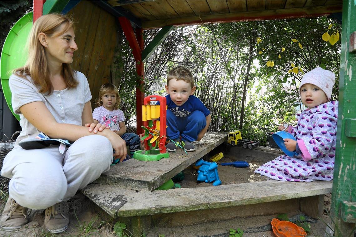 Reichere Eltern müssen mehr zahlen Gebühren für die Kindertagespflege sollen überarbeitet werden. Symbolfoto: Imago/Marc Schüler