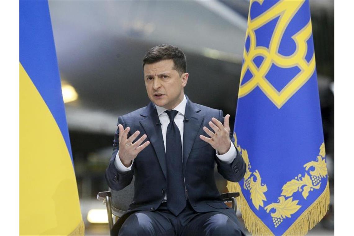 Gedachte des Überfalls auf die Sowjetunion: der ukrainische Präsident Wolodymyr Selenskyj. Foto: Efrem Lukatsky/AP/dpa