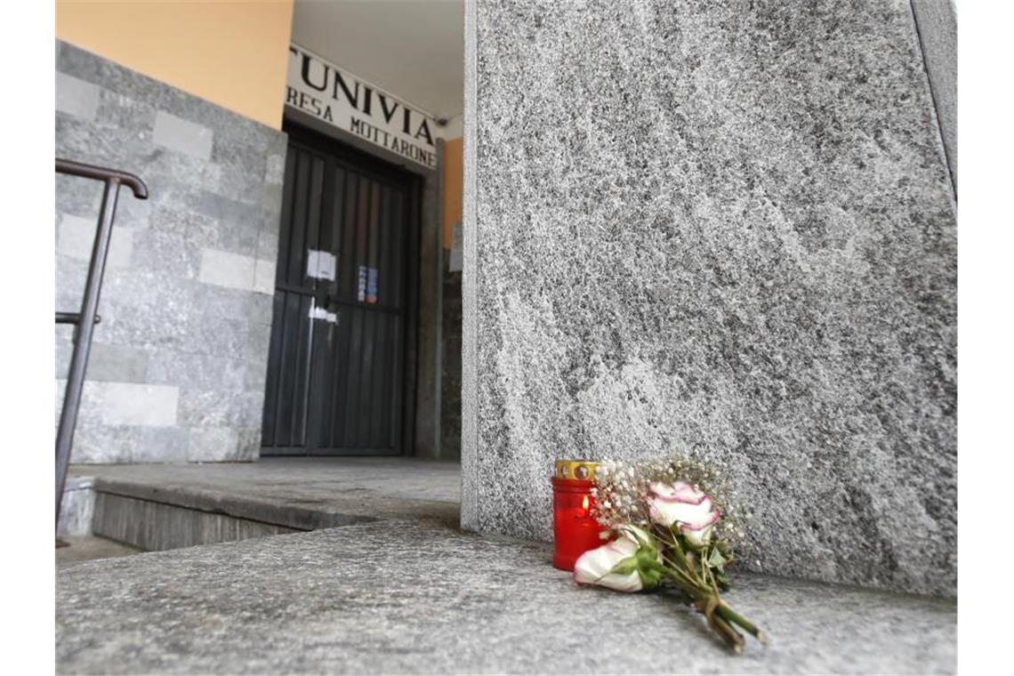 Gedenken eine Woche nach Seilbahnunglück in Italien Gedenken im Piemont: „Eine Woche ist vergangen, seit einem Tag, den wir nie vergessen werden.“ (Archiv). Foto: Antonio Calanni/AP/dpa