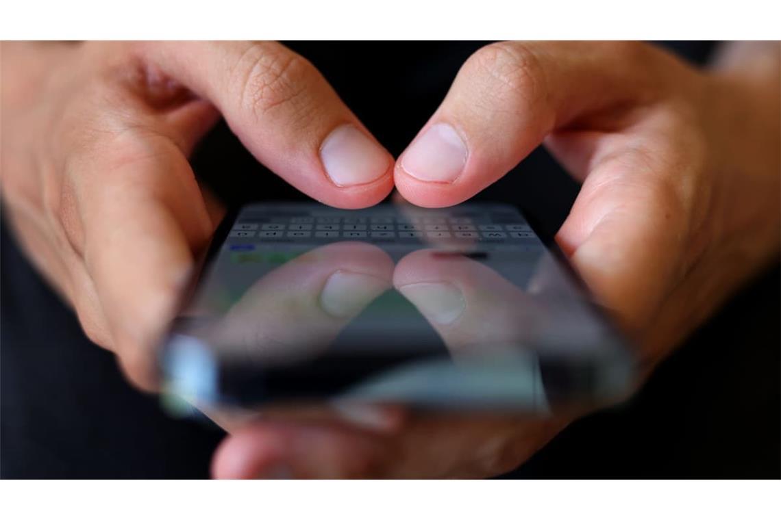 Gefährlicher PDF-Reader bedroht Android-Nutzer. Erfahrt, wie ihr die betroffene App erkennt, deinstalliert und euer Online-Banking schützt.