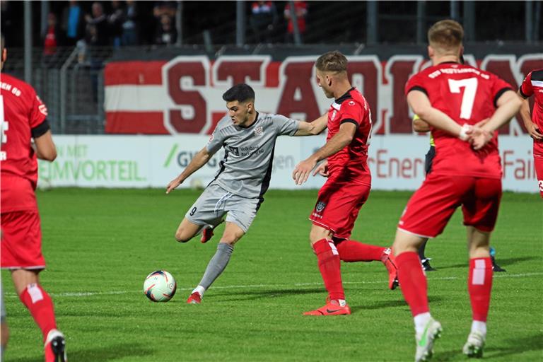 Gefiel wie die gesamte TSG-Elf: Mert Tasdelen, der nach 21 Minuten im Strafraum nur noch durch ein Foul gebremst werden konnte. Den fälligen Elfmeter verwandelte Routinier Shqiprim Binakaj souverän zum verdienten und früh feststehenden 2:0-Endstand. Foto: A. Hornauer