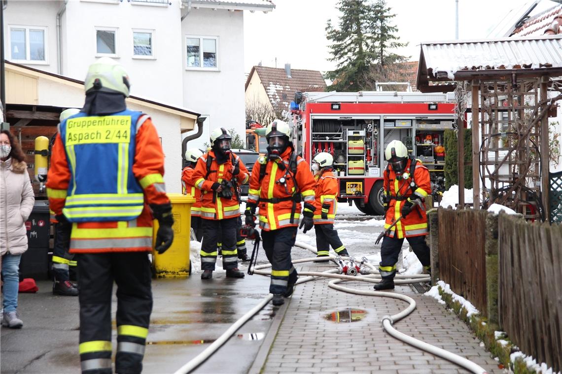 Gegen 15 Uhr kam es im Ortskern Kleinaspachs zu einem Brand in einem Schlafzimmer eines Einfamilienhauses. Foto: 7aktuell/Okatan