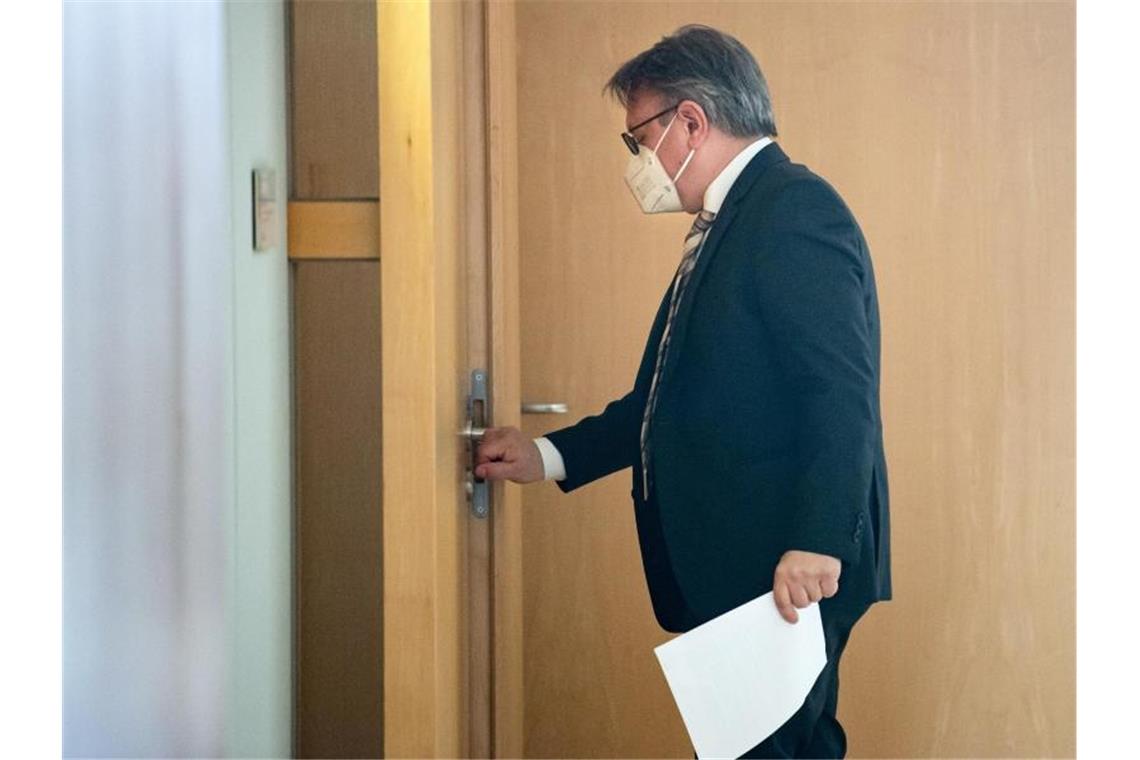Weiterer Abgeordneter in Maskengeschäft involviert