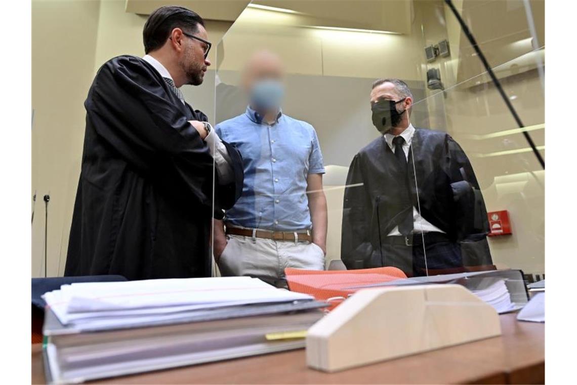 Gegen den Thüringer Arzt Mark S. wird am Landgericht München II verhandelt. Foto: Peter Kneffel/dpa