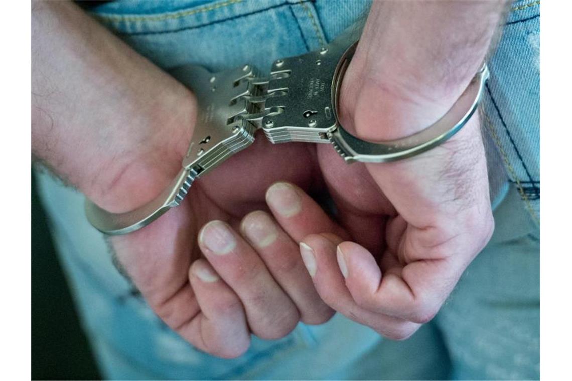 Vater wollte offenbar einjährigen Sohn töten Gegen den Vater hat die Staatsanwaltschaft einen Haftbefehl wegen versuchten Totschlags in Tateinheit mit gefährlicher Körperverletzung beantragt. Foto: Boris Roessler/dpa/Symbolbild