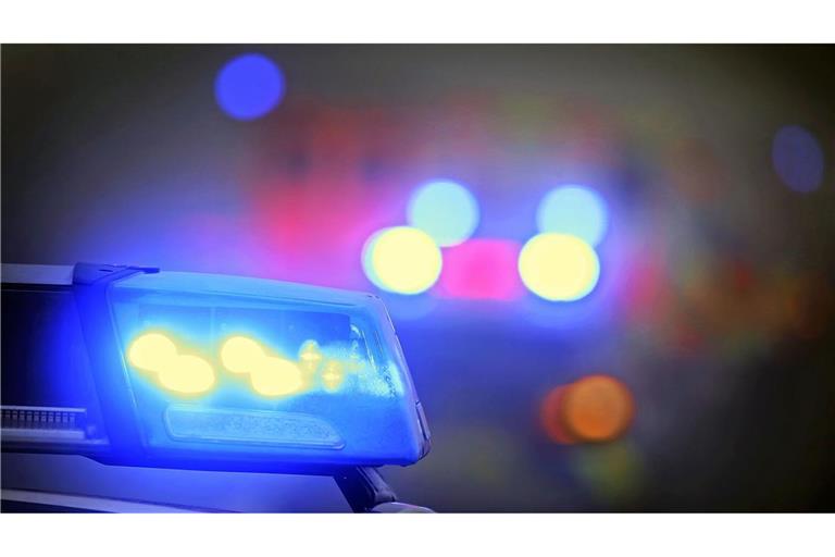 Gegen die Dame wird wegen Straßenverkehrsgefährdung ermittelt (Symbolbild).