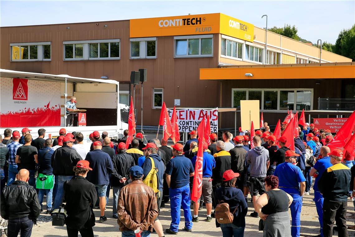 Gegen die drohende Schließung ihres Werks protestierten zahlreiche Beschäftigte von Contitech mehrfach. Archivfoto: A. Becher