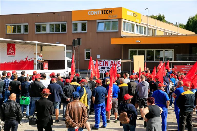 Gegen die drohende Schließung ihres Werks protestierten zahlreiche Beschäftigte von Contitech mehrfach. Archivfoto: A. Becher