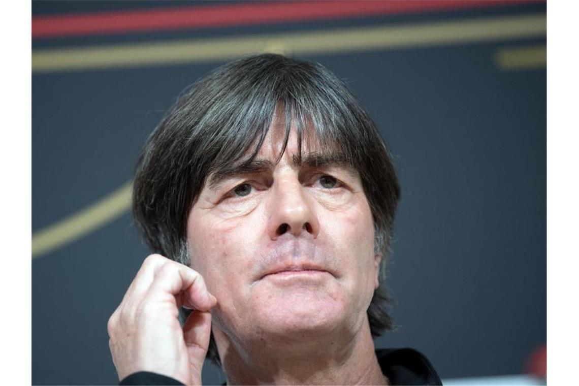Löw warnt in Tallinn: „Kein Selbstläufer“ - Gündogan beginnt Gegen Estland lässt Joachim Löw Manuel Neuer und Ilkay Gündogan von Anfang an spielen. Foto: Federico Gambarini/dpa