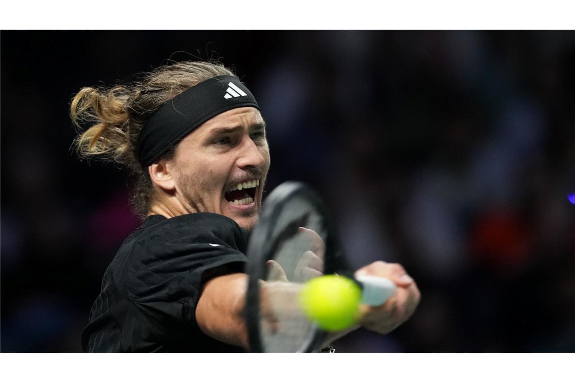 0:6 im ersten Satz: Müder Zverev erlebt Debakel gegen Sinner Gegen Jannik Sinner ist Tennisprofi Alexander Zverev chancenlos.