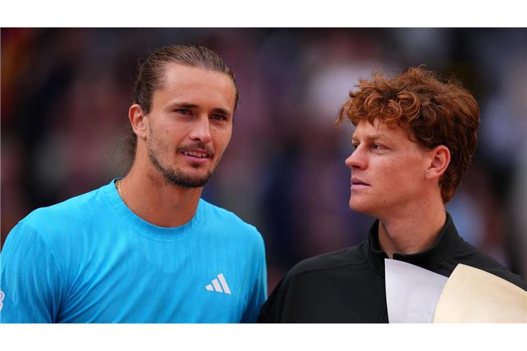 Gegen Jannik Sinner (r) war Alexander Zverev wieder einmal chancenlos.