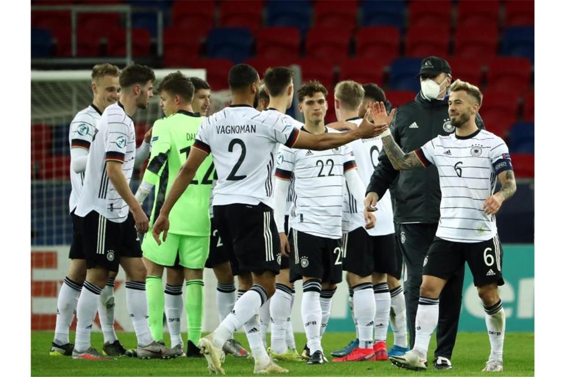 Gegen Rumänien wiell die deutsche U21 der EM-Viertelfinale klar machen. Foto: Csaba Domotor/dpa