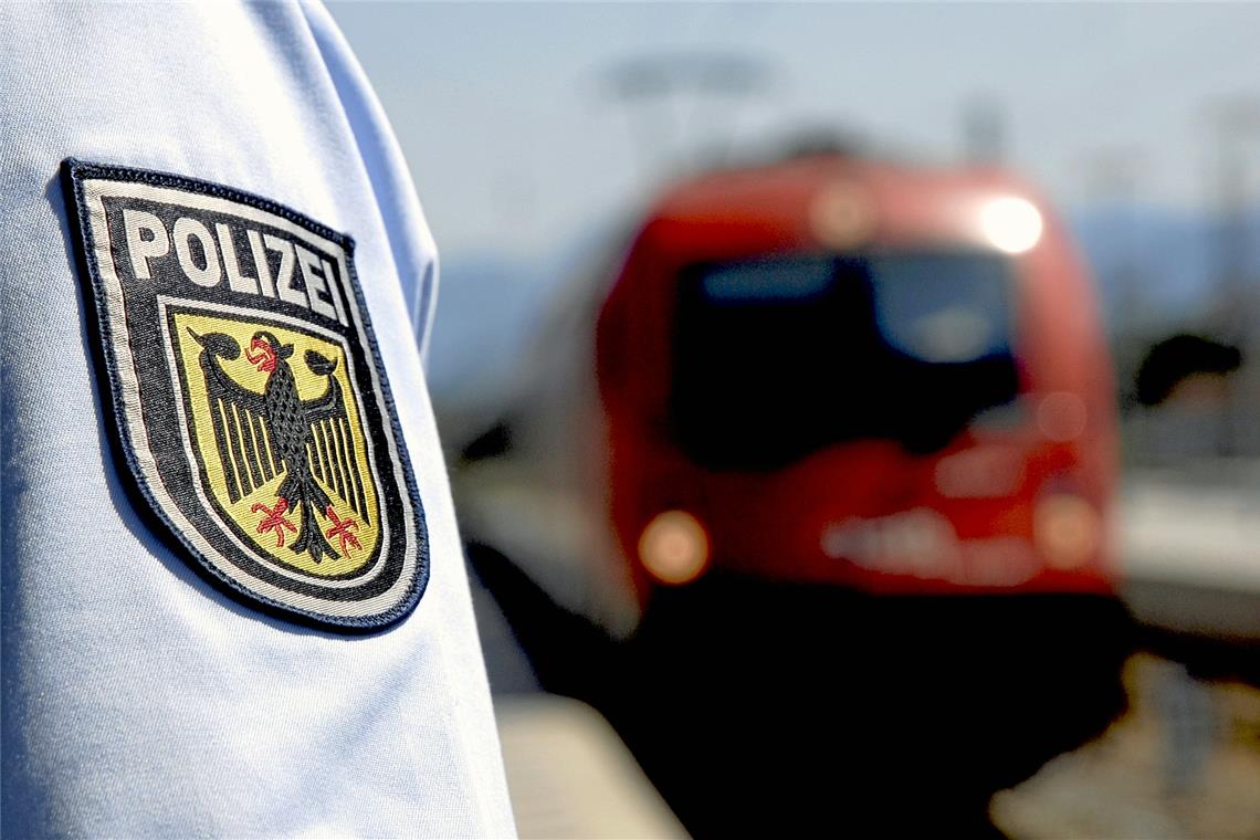 Gegen zwei Männer ermittelt nun die Bundespolizei. Symbolfoto: Archiv