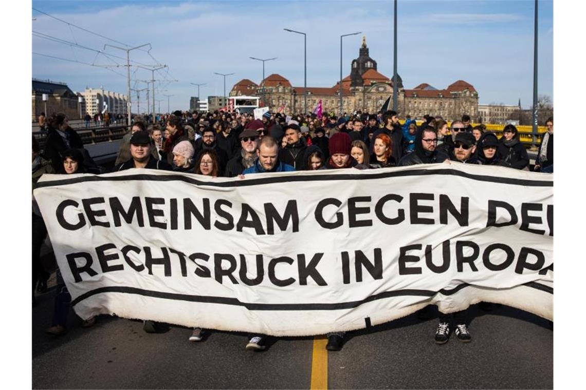 Bunter Protest in Dresden gegen Neonazis