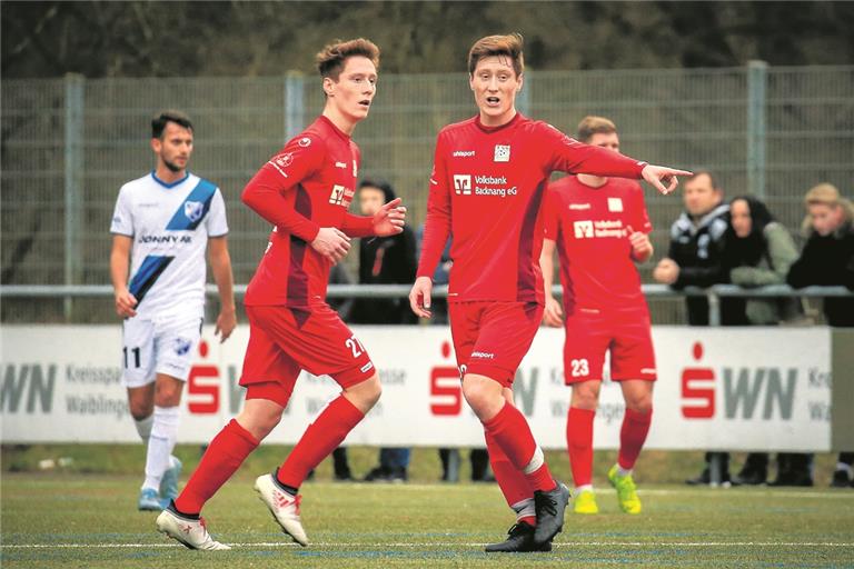 Gehen ihren gemeinsamen Weg in den Etzwiesen weiter: Die Zwillinge Loris Maier (links) und Leon Maier bleiben mindestens bis 2021. Foto: A. Becher