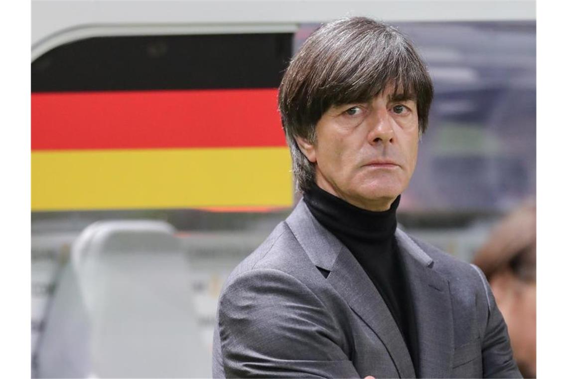 Gewinner und Verlierer des deutschen Sportjahres 2020 Geht nach einem durchwachsenen Länderspieljahr angeschlagen ins EM-Jahr: Fußball-Bundestrainer Joachim Löw. Foto: Jan Woitas/dpa-Zentralbild/dpa