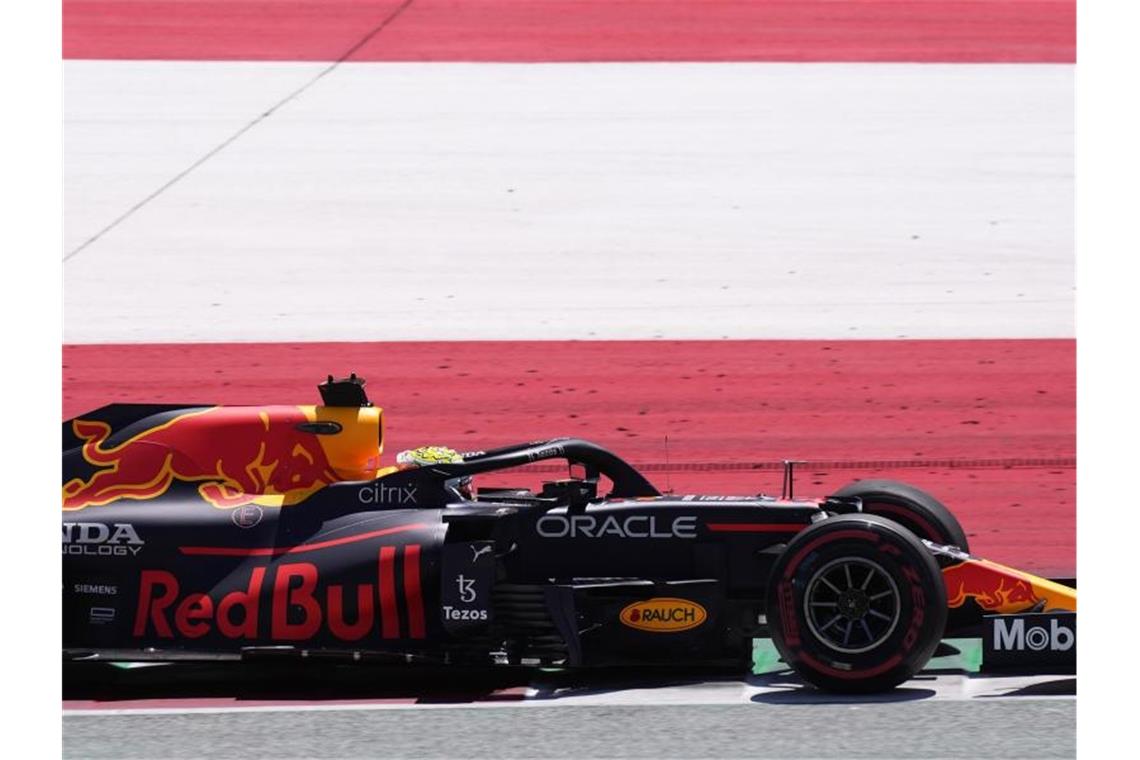 Geht wieder von Startplatz eins in das Rennen auf dem Red-Bull-Ring: Max Verstappen. Foto: Darko Bandic/AP/dpa