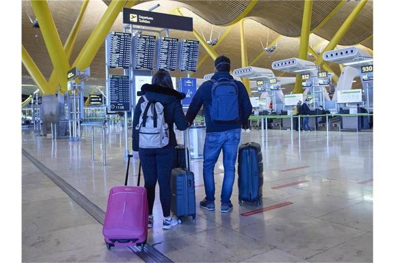 Geimpfte und Genesene müssen in Deutschland nach der Einreise aus einem Hochrisikogebiet nicht in Quarantäne. Foto: Jesús Hellín/EUROPA PRESS/dpa