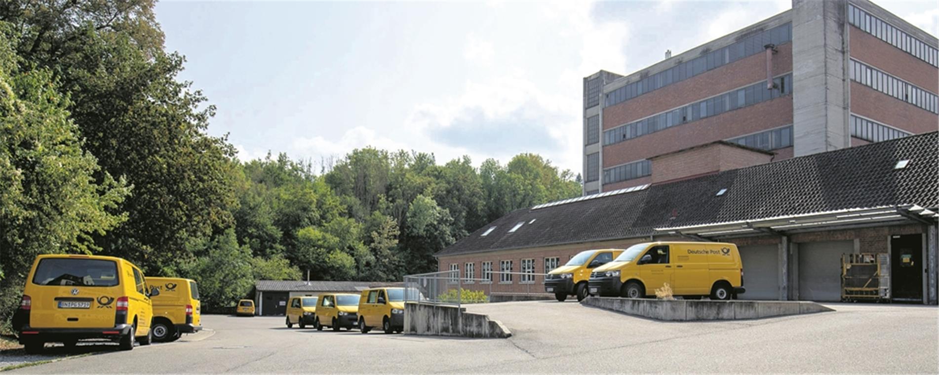 Post möchte Zustellstützpunkt verlagern Gelände und Gebäude Spinnerei 53 sind für die Belange der Post nicht optimal. Nach einem Teilabriss und einem Teilneubau soll d & b Audiotechnik an dieser Stelle wachsen können. Foto: A. Becher