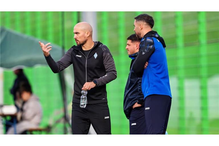 Gelingt es Trainer Slobodan Markovic (li.) mit der SV Böblingen bis zur Winterpause die nötigen Punkte zu sammeln?
