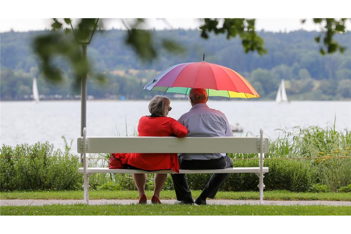 Gemeinsam positive Momente zu teilen hilft der Gesundheit. (Symbolbild)