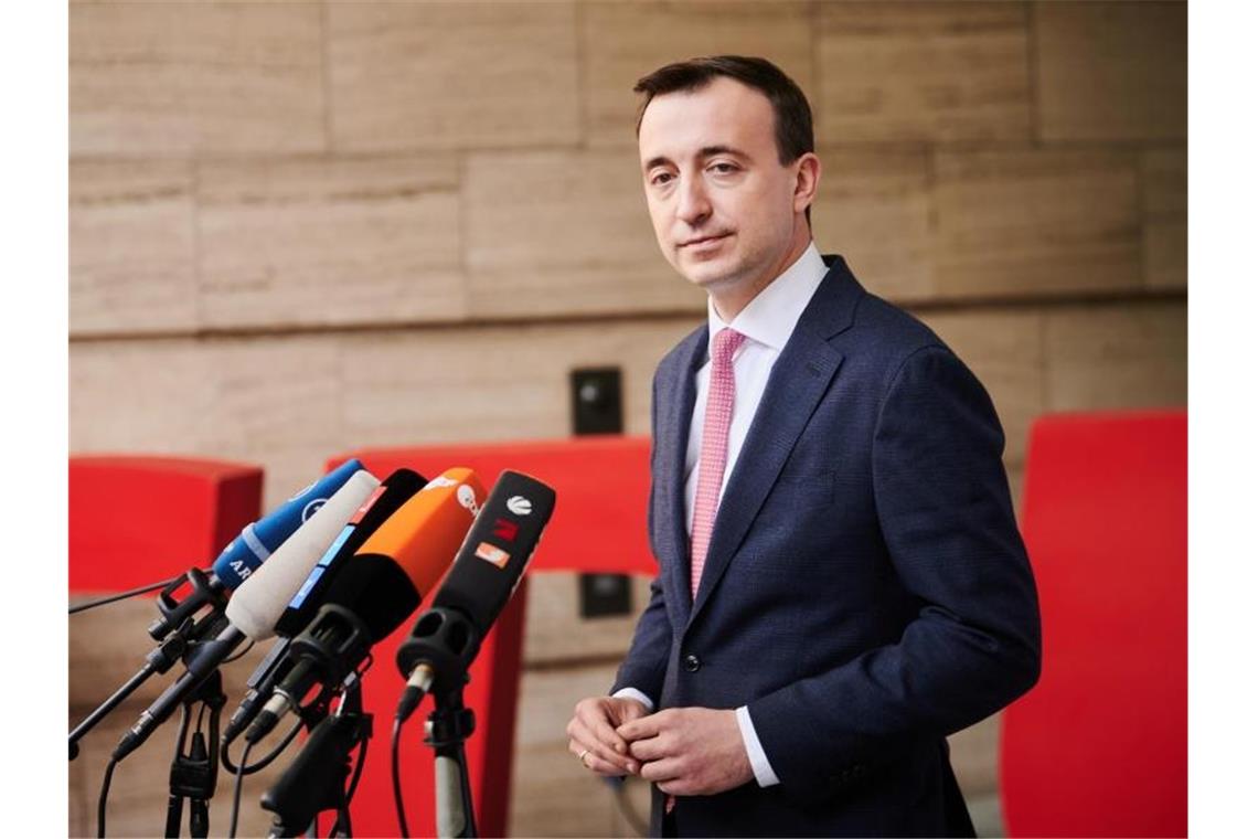 CDU-Mitglieder sollen neuen Vorsitzenden bestimmen Generalsekretär Paul Ziemiak gibt am Rande des Treffens der CDU-Kreisvorsitzenden eine Pressekonferenz. Foto: Annette Riedl/dpa