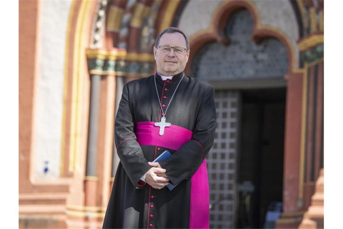 Georg Bätzing, Bischof von Limburg und Vorsitzender der Deutschen Bischofskonferenz, sieht in der Krise auch eine Chance. Foto: Boris Roessler/dpa