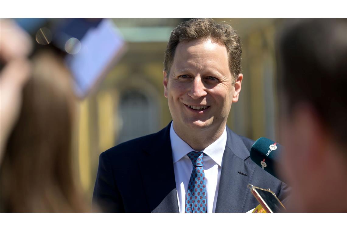 Kaisers Kunst: Der Jahrhundertstreit mit den Hohenzollern Georg Friedrich Prinz von Preußen gab sich bei einem Pressetermin in Potsdam erleichtert.