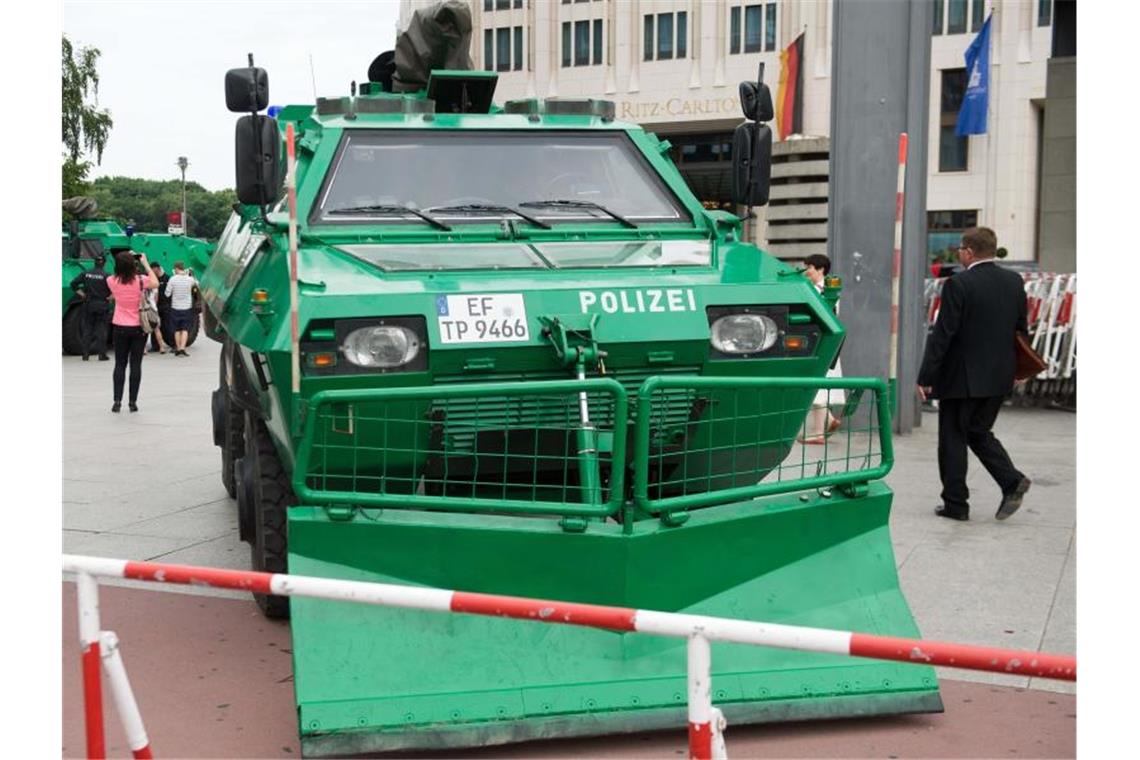 Gepanzerter „Sonderwagen 4“ der Polizei. Foto: picture alliance/dpa/Archivbild