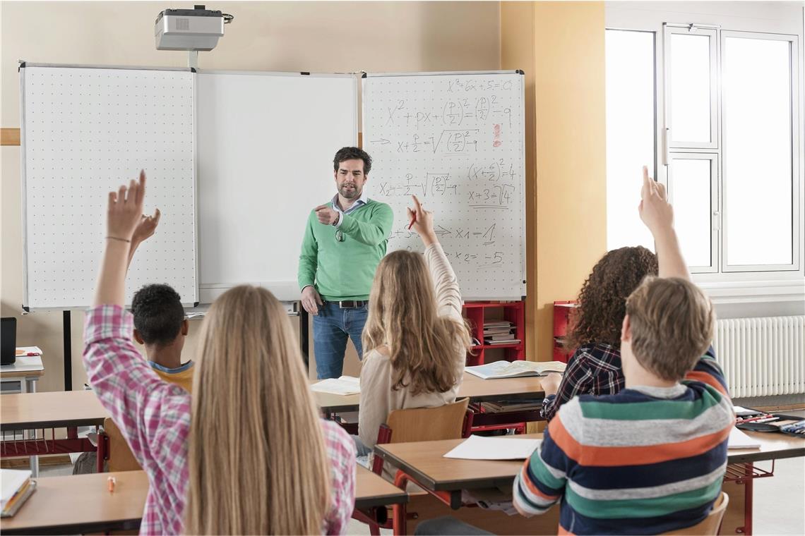 Lehrkräfte werden händeringend gesucht Gerade in Fächern wie Mathematik gibt es aktuell kaum noch Bewerber auf offene Stellen. Symbolfoto: Imago