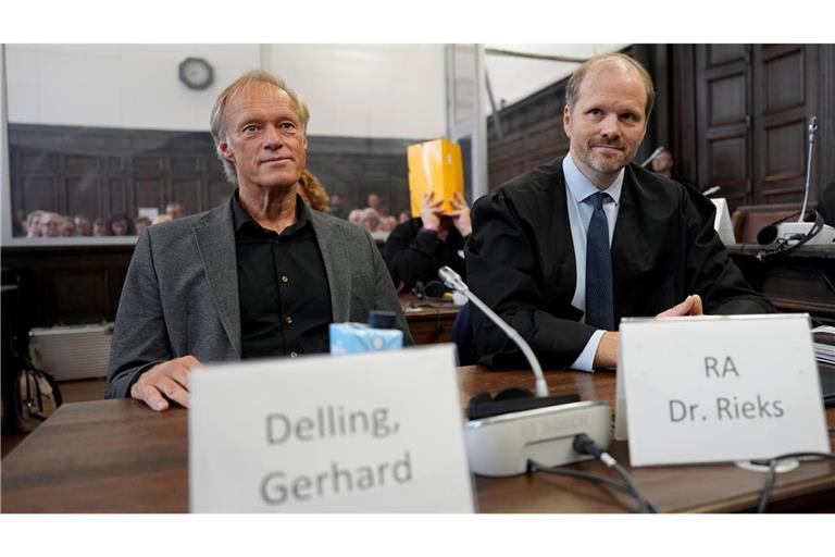 Gerhard Delling erklärte, seiner Lebensgefährtin Christina Block Mut gemacht zu haben, äußert sich aber nicht zu den konkreten Anklagepunkten.