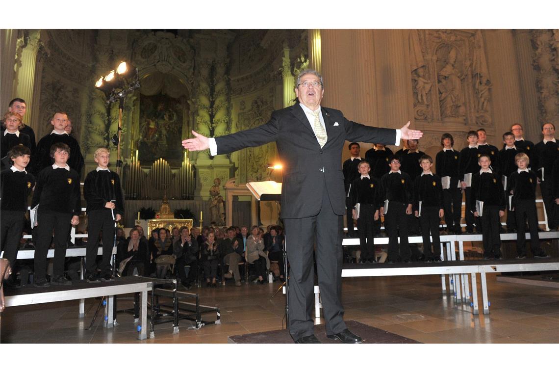 Gerhard Schmidt-Gaden, der Gründer des Tölzer Knabenchors, bei einem Konzert im Jahre 2010. Nun ist der Dirigent im Alter von 88 Jahren gestorben. (Archivbild)