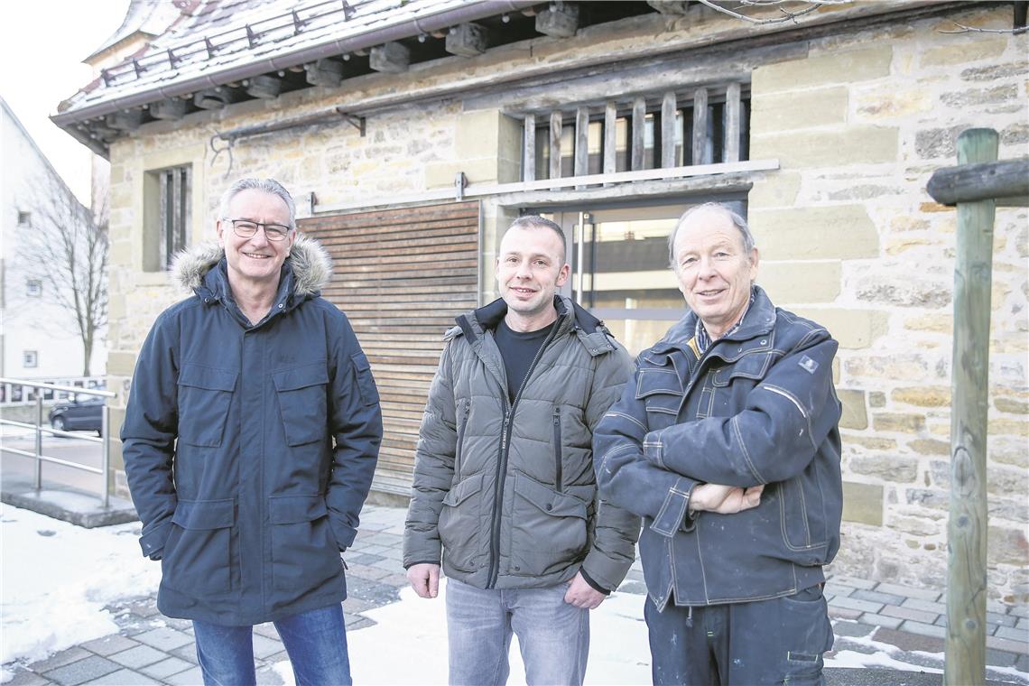 Hinschauen statt Wegsehen Gerhardt Trabert, Thomas Rienesl und Horst Deuring haben gemeinsam mit Jochen Zowe (nicht im Bild) in Kirchberg an der Murr einen maskierten Mann dingfest gemacht, der im vergangenen Jahr eine Metzgerei überfallen hat. Dafür wurden sie jetzt von der Initiative Sicherer Landkreis Rems-Murr ausgezeichnet. Fotos: A. Becher
