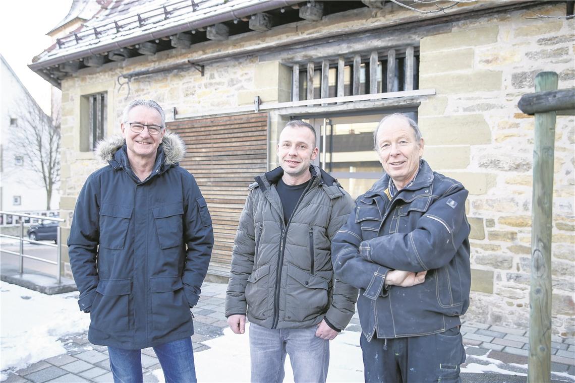 Gerhardt Trabert, Thomas Rienesl und Horst Deuring haben gemeinsam mit Jochen Zowe (nicht im Bild) in Kirchberg an der Murr einen maskierten Mann dingfest gemacht, der im vergangenen Jahr eine Metzgerei überfallen hat. Dafür wurden sie jetzt von der Initiative Sicherer Landkreis Rems-Murr ausgezeichnet. Fotos: A. Becher