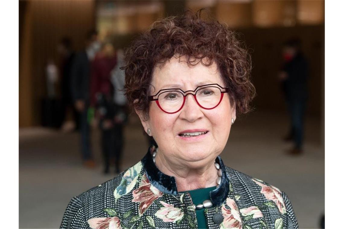 Gerlinde Kretschmann wirbt für offenen Umgang mit Krebs Gerlinde Kretschmann bei einer Veranstaltung. Foto: Bernd Weißbrod/dpa/Archivbild
