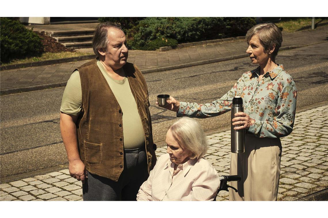 Gerlinde Wagner (Anna Stieblich) hat nicht das beste Verhältnis zu ihrem Nachbarn Erwin Ramthor (Wolf Bachofner), der ein unangenehmer Zeitgenosse ist.  Jetzt sind sich aber beide einige, dass bei Schaubs etwas nicht stimmt.