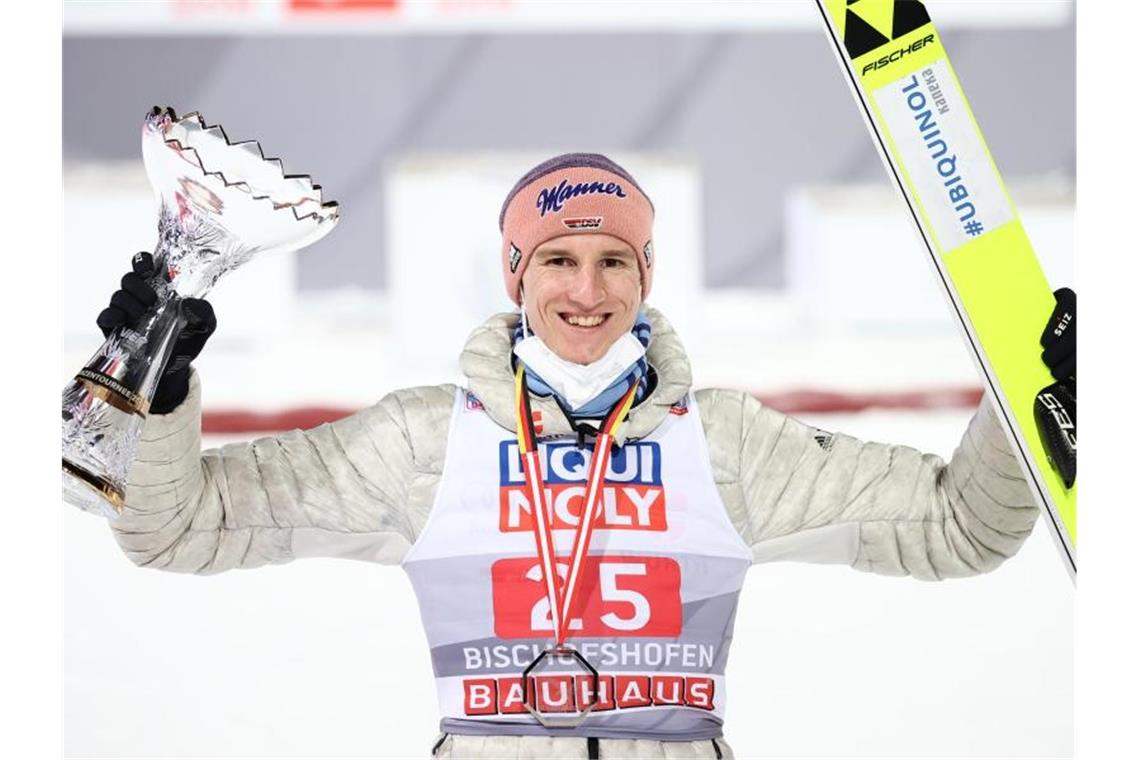 Familie muss warten: Keine Skisprung-Pause für Papa Geiger Gesamtzweiter der 69. Vierschanzentournee: Karl Geiger. Foto: Daniel Karmann/dpa