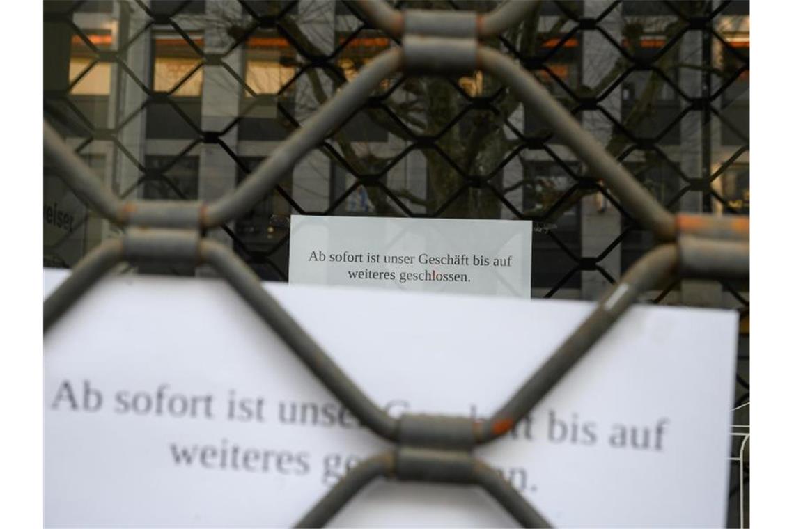 Erste Lockerungen in Corona-Krise für einige Branchen Geschäfte mit einer Verkaufsfläche unter 800 Quadratmetern dürfen wieder öffnen. Foto: Sebastian Gollnow/dpa