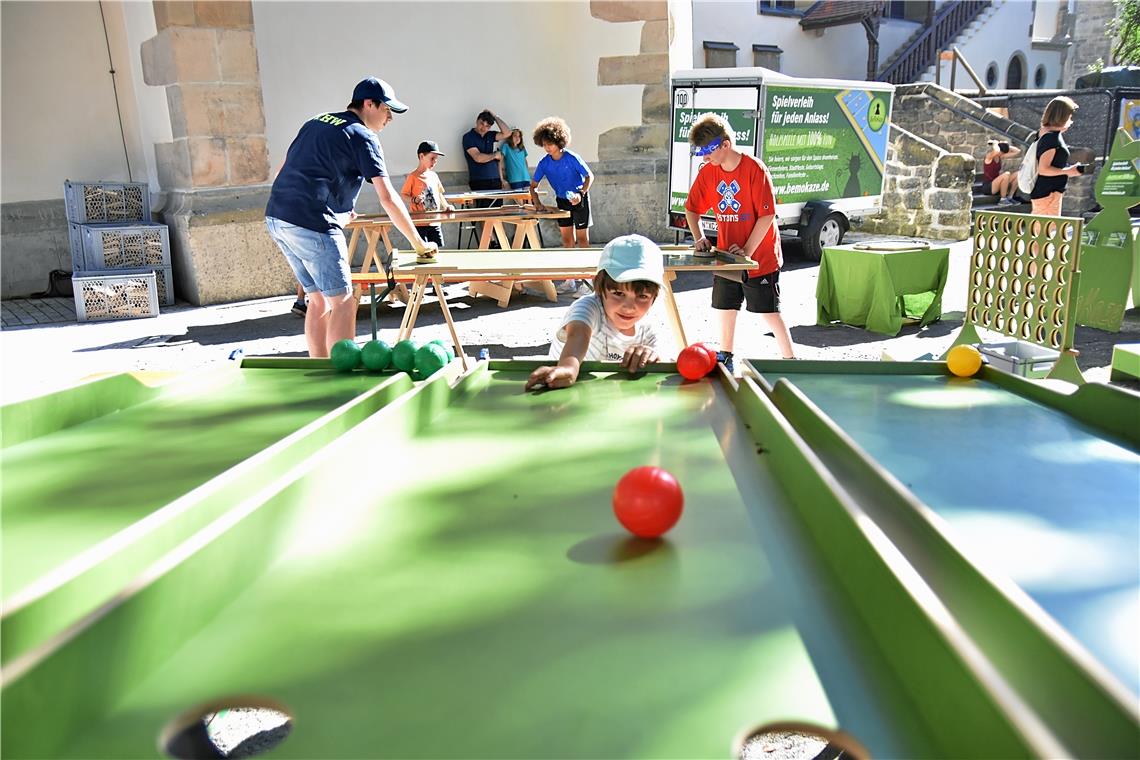 Alles rund um das Backnanger Straßenfest 2022 Geschicklichkeitsspiel auf dem Kindertreff. Foto: Tobias Sellmaier