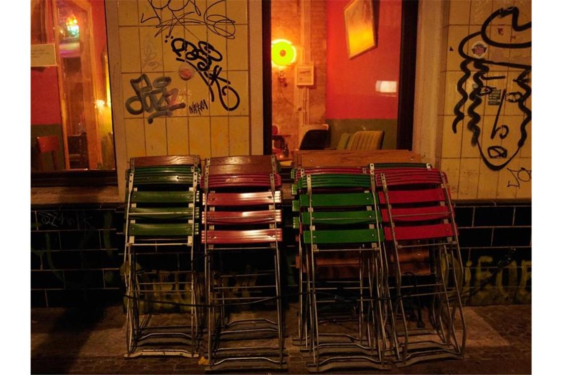 Geschlossene Bar in Neukölln. Foto: Annette Riedl/dpa