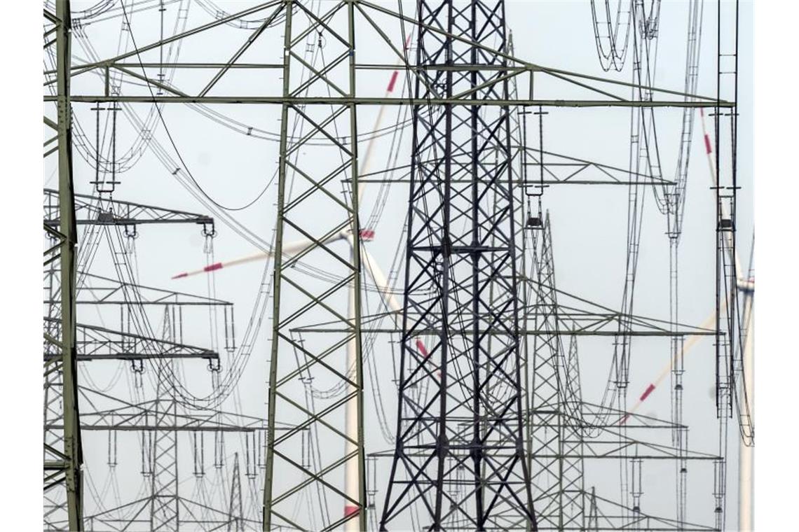 Steigende Energiepreise belasten 2022 viele Haushalte Gestiegene Energiepreise werden auch im kommenden Jahr viele Haushaltskassen belasten. Foto: Federico Gambarini/dpa