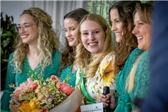 Gesucht wird die Nachfolgerin der amtierenden Waldfee Leonie Reber (Mitte).