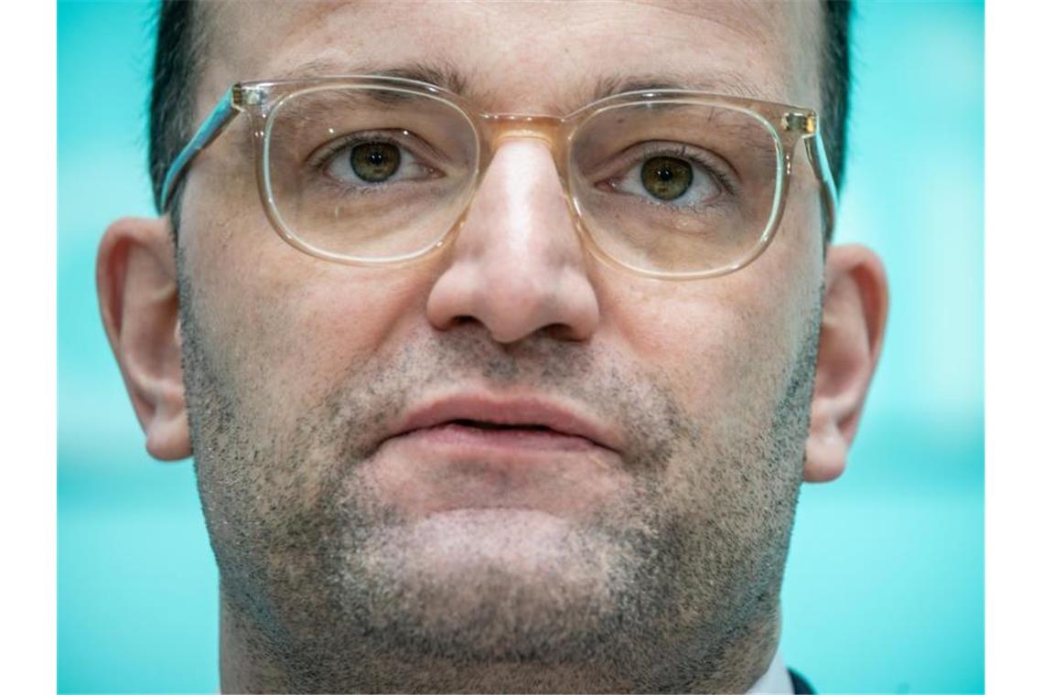 Spahn sieht „Ruhe vor dem Sturm“ Gesundheitsminister Jens Spahn (CDU). Foto: Michael Kappeler/dpa/Archiv