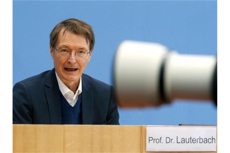 Gesundheitsminister Karl Lauterbach (SPD), Bundesgesundheitsminister wirft der „Bild“ vor, Unwahrheiten zu verbreiten. Foto: Wolfgang Kumm/dpa