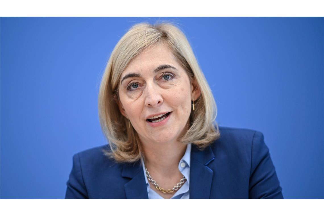 Gesundheitsministerin Warken will schnell eine Gesundheitsreform auf den Weg bringen.