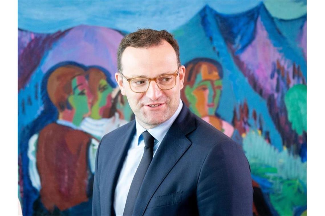 Spahn: Mindestens 14 Euro Stundenlohn für Pflegefachkräfte Gesundheitsminsiter Jens Spahn (CDU) will für Pflegekräfte einen Mindestlohn von 14 Euro. Foto: Kay Nietfeld